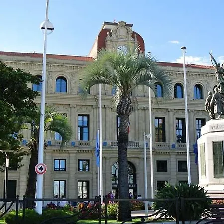 - Centre- Film Festival Daire *